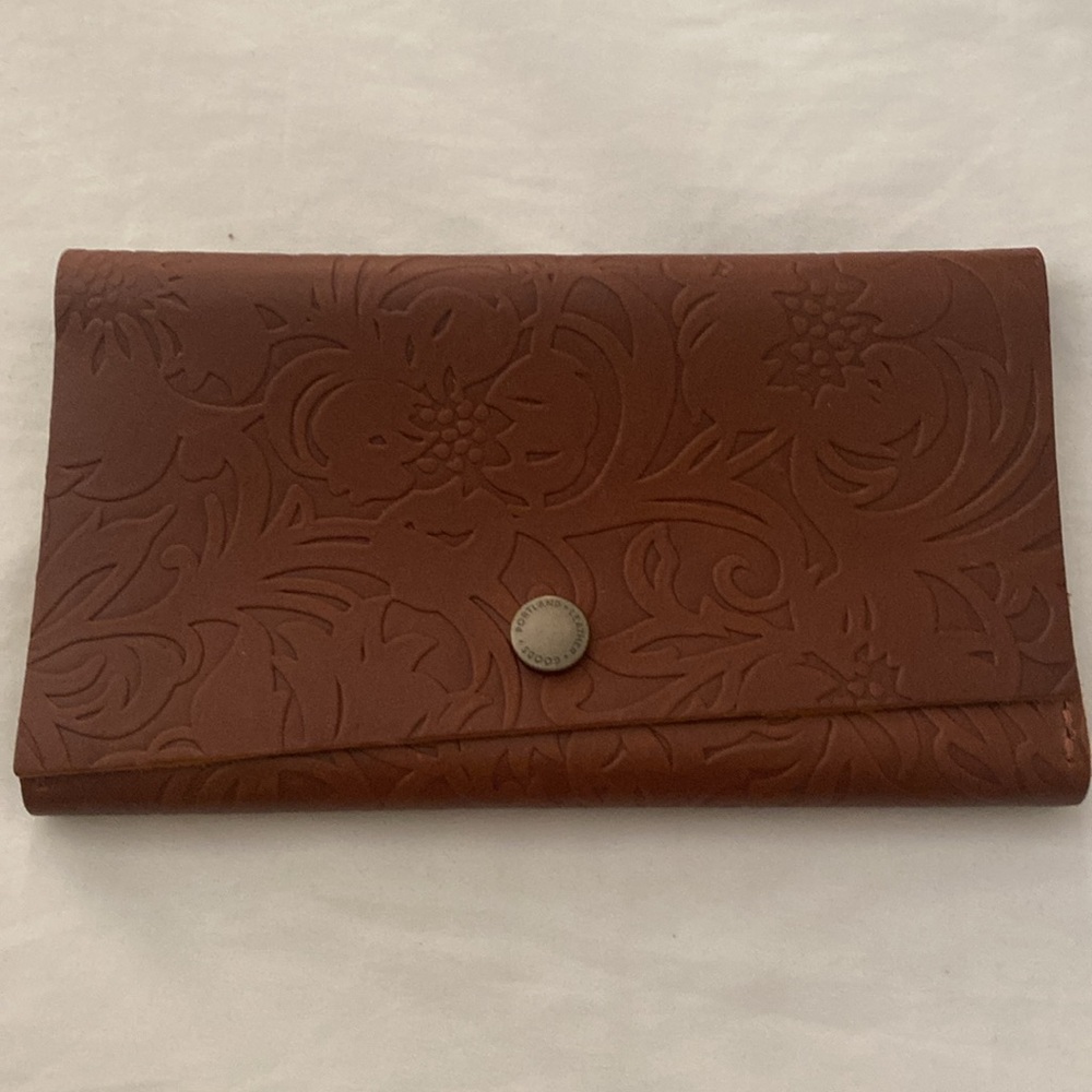 Portland Leather Goods Women’s Brown Leather Wallet NWOT